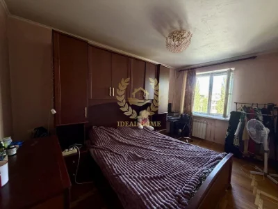 I will sell a 3-room apartment at 1B Lesya Kurbasa Avenue, Svyat