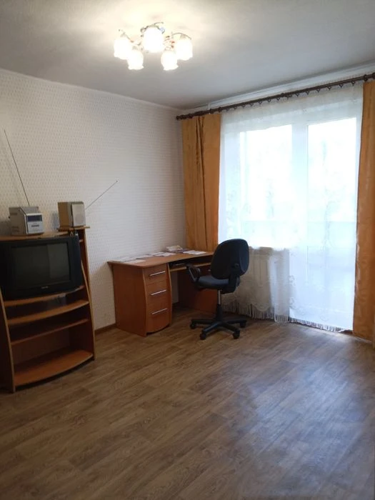Продам 1-кімнатну квартиру в районі метро 23 серпня.