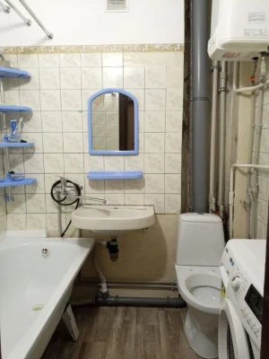 Продам 1-кімнатну квартиру в районі метро 23 серпня.
