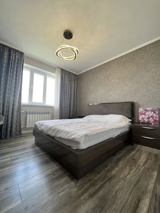 Продаж квартири 52 метри вулиця Космічна з ремонтом