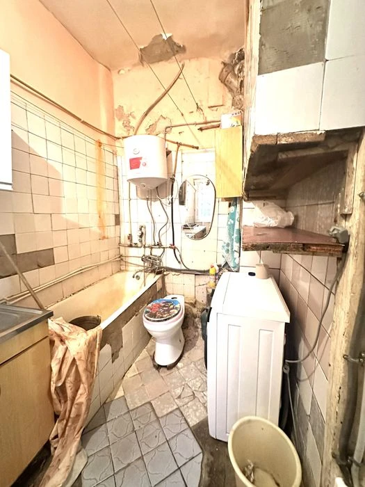 Продам 2 квартиру метро 5 мин .  южд с автономным отоплением
