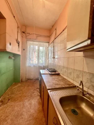 Продам 2 квартиру метро 5 мин .  южд с автономным отоплением