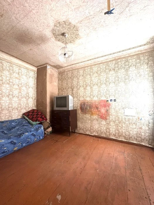 Продам 2 квартиру метро 5 мин .  южд с автономным отоплением