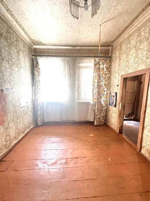 Продам 2 квартиру метро 5 мин .  южд с автономным отоплением