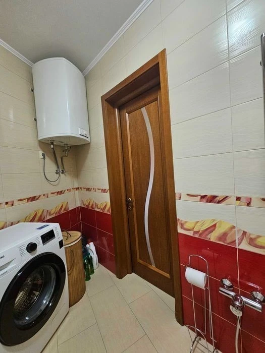 Продаж 2 кімнаної 75м євроремонт меблі техніка Виноградар пр