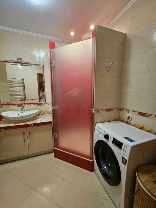 Продаж 2 кімнаної 75м євроремонт меблі техніка Виноградар пр
