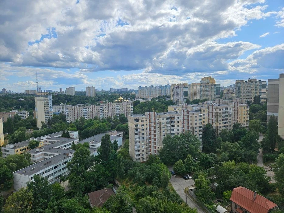 Продаж 2 кімнаної 75м євроремонт меблі техніка Виноградар пр