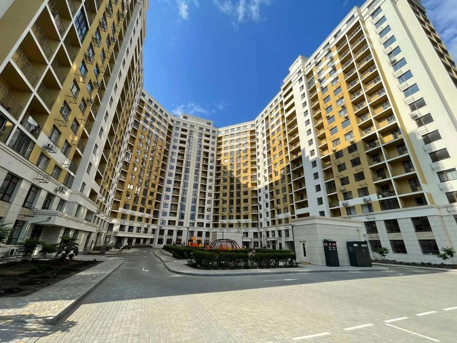 1-комнатная квартира в новом доме в центре Таиров.