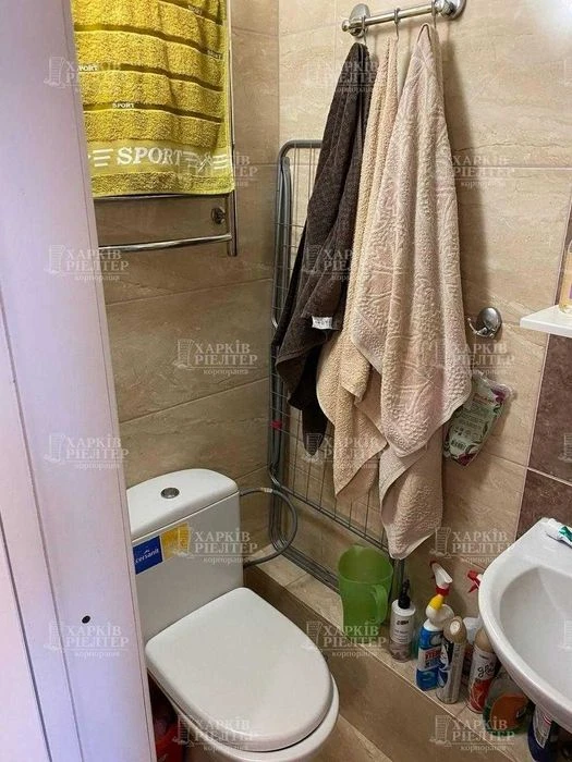 FO S4 Selling a two-level apartment on Sparrow Hills with a