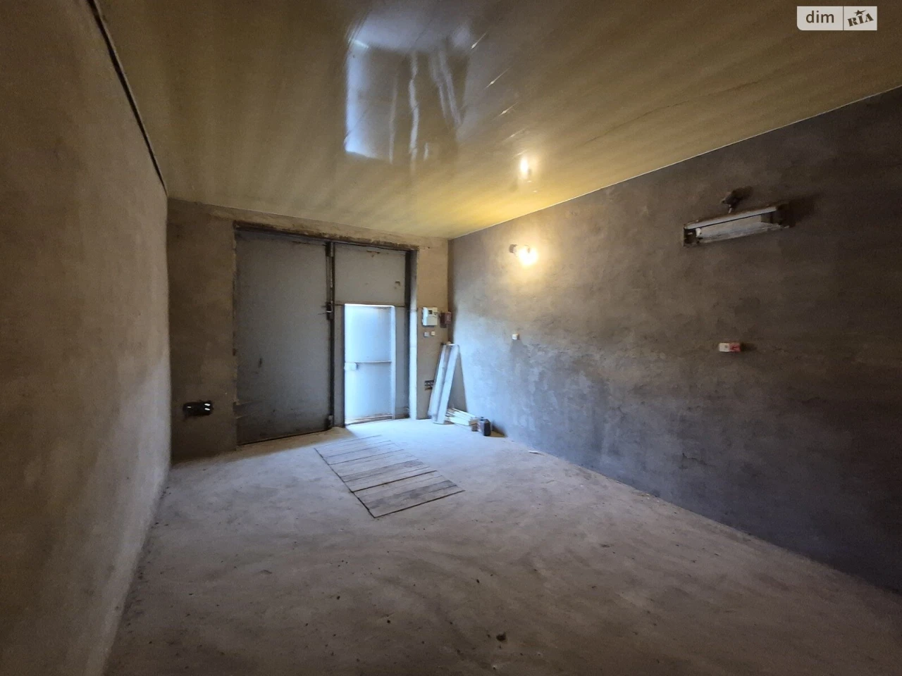 Продаж Місце в гаражному кооперативі Замостянський
