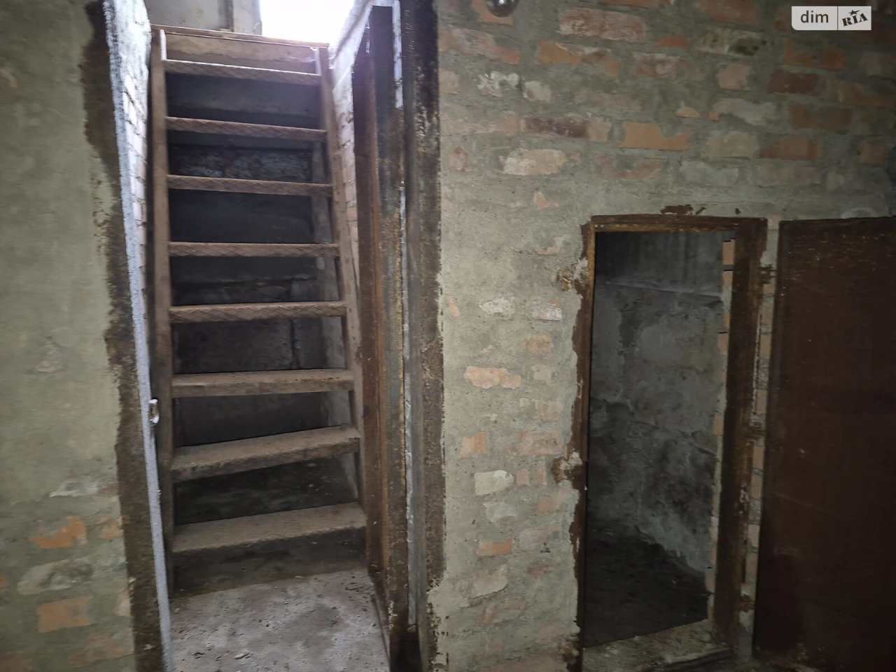 Продаж Місце в гаражному кооперативі Замостянський