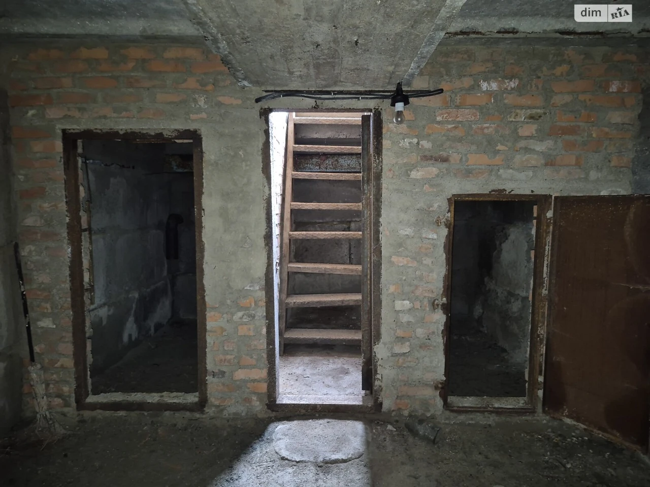 Продаж Місце в гаражному кооперативі Замостянський