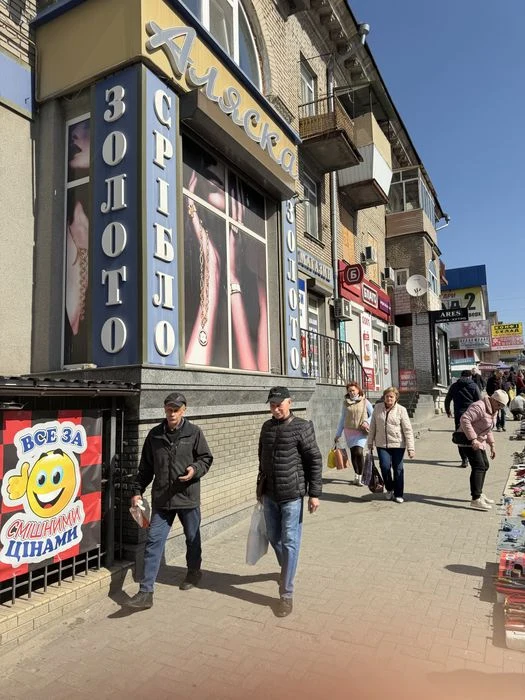 Продаж повнометражноі квартири у центрі міста