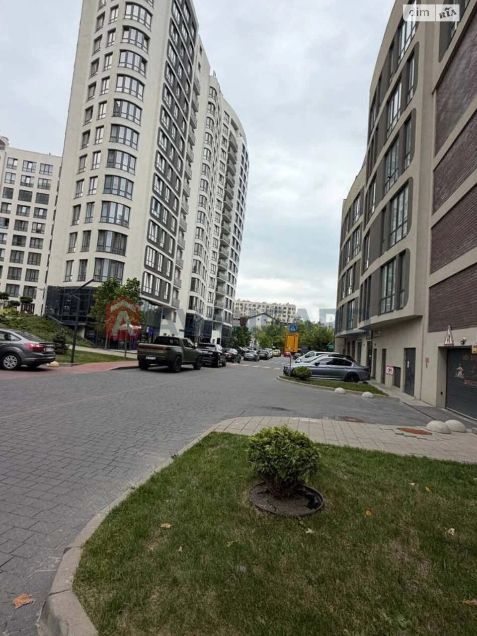 Продаж Підземний паркінг Франківський