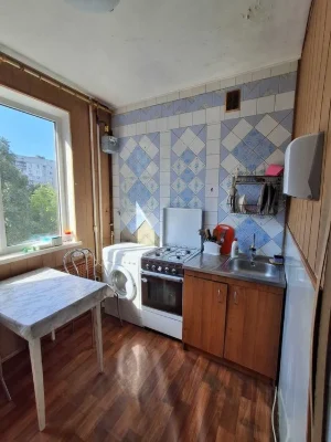 Selling my cozy 3-room apartment, 6th floor of a 9-story building