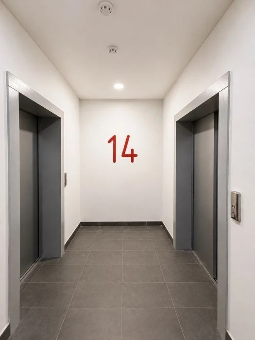 No %! Cool 3-room apartment in the Varshasky+ residential complex Pravdy 51. P