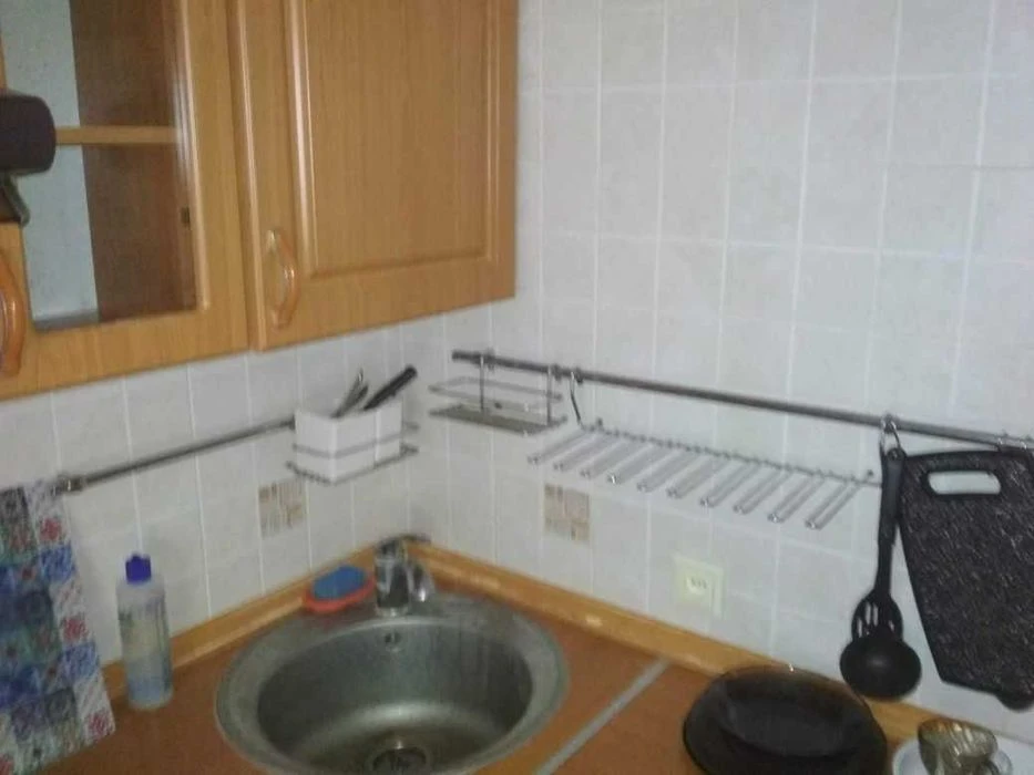 L Selling a 3-room apartment on Kholodnaya Gora