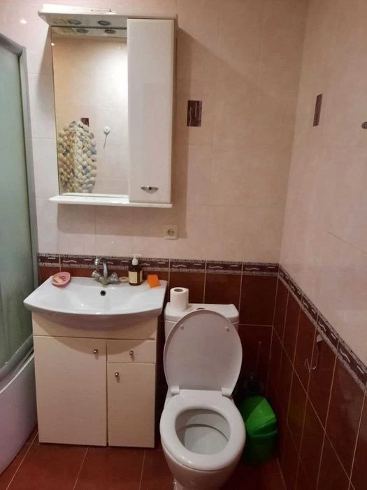 L Selling a 3-room apartment on Kholodnaya Gora