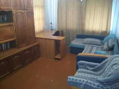 L Selling a 3-room apartment on Kholodnaya Gora