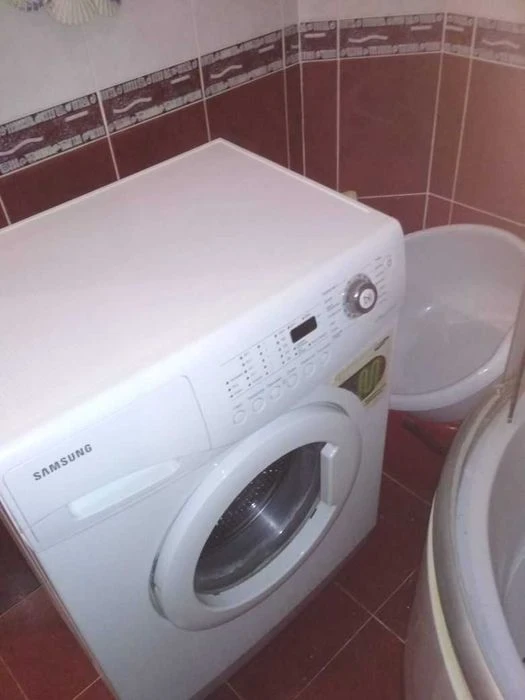 L Selling a 3-room apartment on Kholodnaya Gora