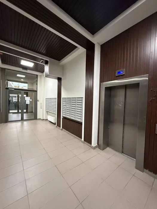 Без %! Продам 46м2 з ремонтом Варшавський мікрорайон 9 повер