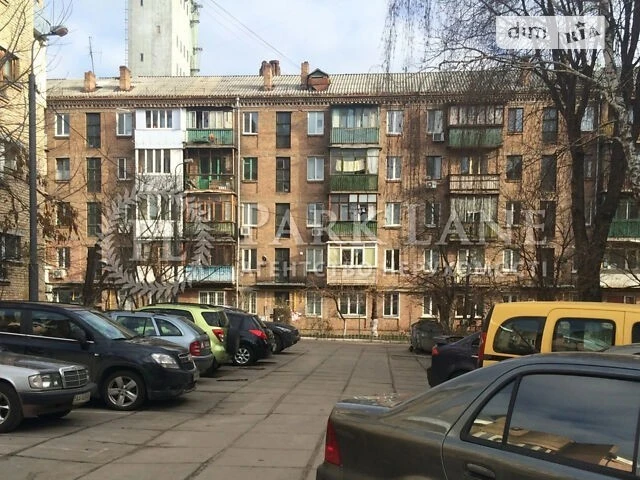 Sale of 3-room apartment 56 sq. m. on Naberezhno-Khreshchatytska Street 35