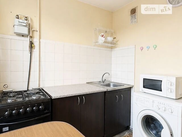 Sale of 3-room apartment 56 sq. m on Myropilska Street 3 • ID 3473