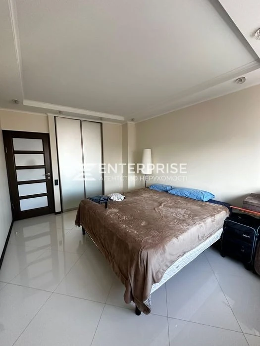 3-room apartment for sale, Borshchagivska st., Solomyanskyi district. E