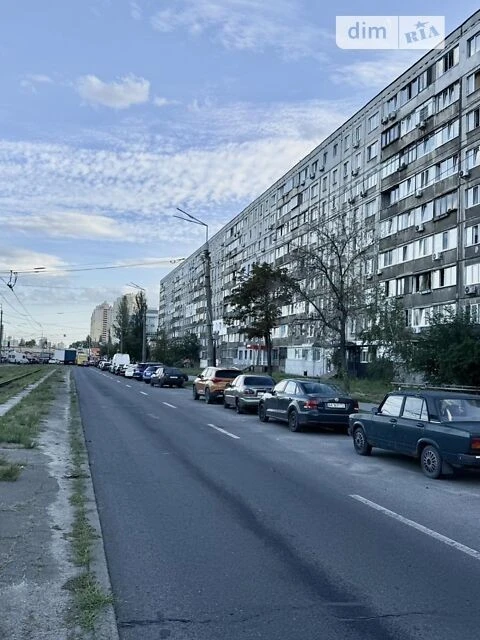 Sale of 3-room apartment 56 sq. m on Myropilska Street 3 • ID 3473