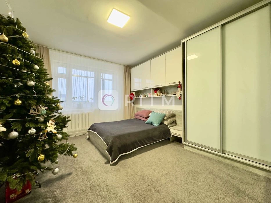 For sale 3-room apartment with renovation on Stryyska Street