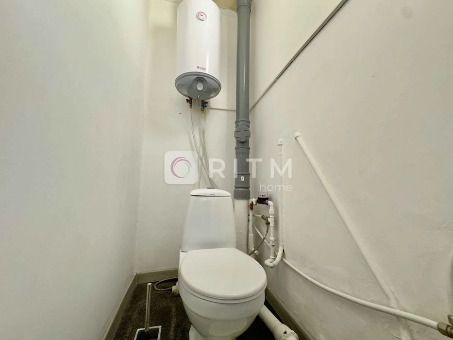 For sale 3-room apartment with renovation on Stryyska Street