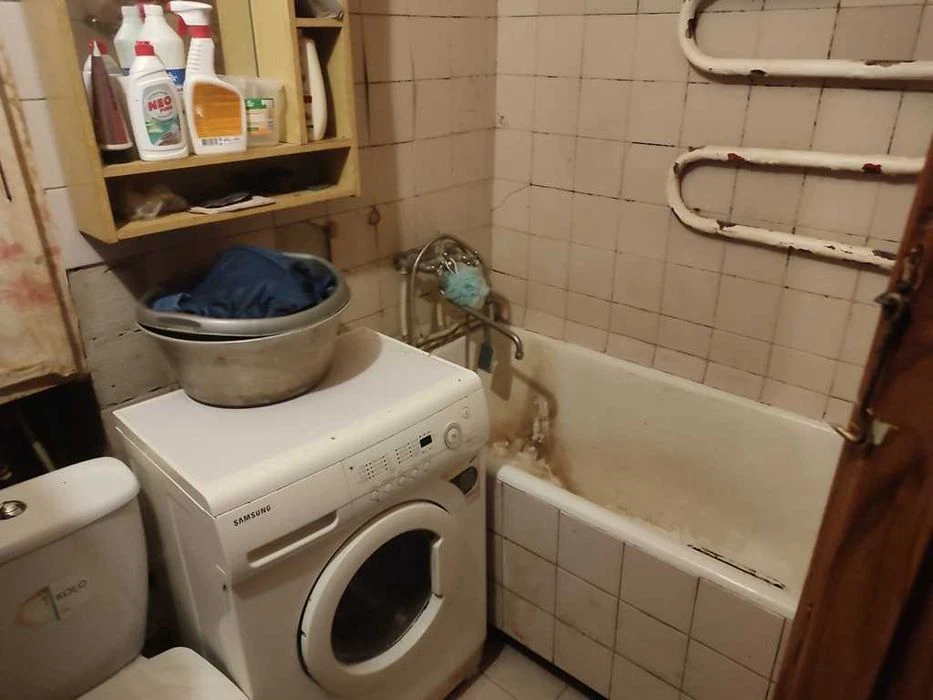 2-room apartment at 18 Boychuk (Kikvidze) Street, Zviryn metro station