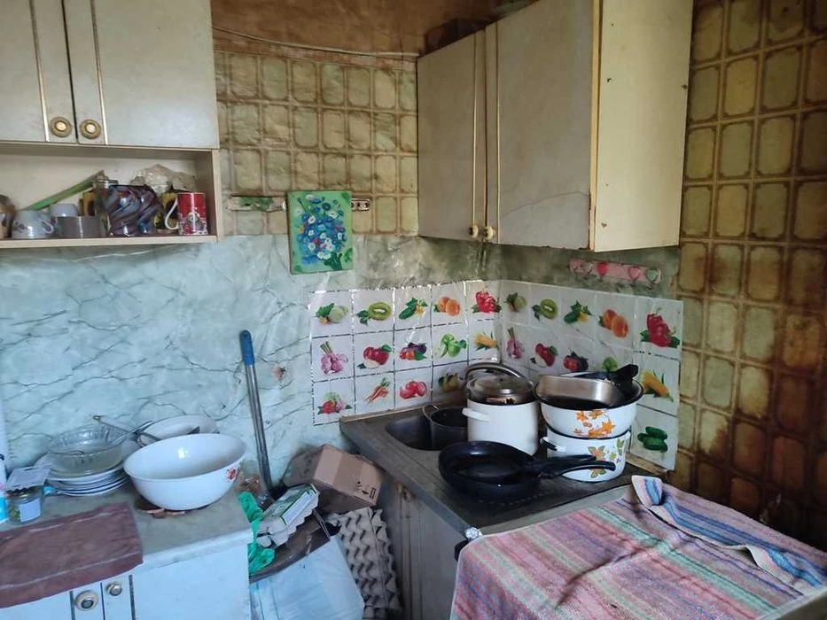 2-room apartment at 18 Boychuk (Kikvidze) Street, Zviryn metro station