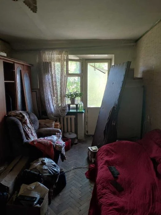 2-room apartment at 18 Boychuk (Kikvidze) Street, Zviryn metro station