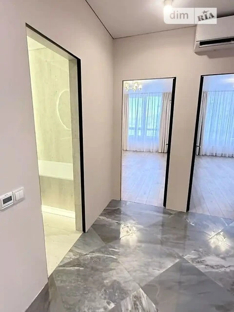Продаж 3к квартири 76 кв. м на наб. Дніпровська 15Ж • ID 347