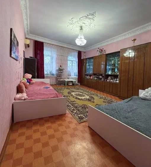 Продам 3-комнатную квартиру на Колонтаевской.