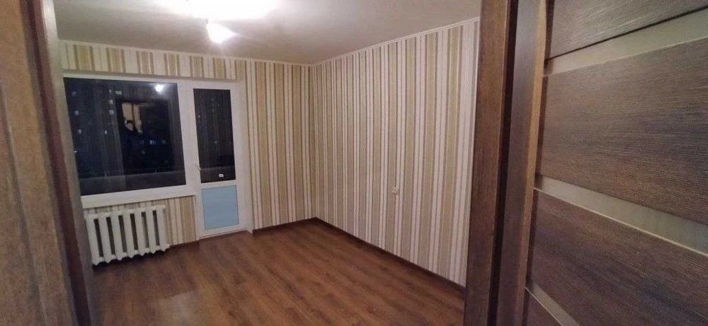 Продаж 2-х кім квартири в цег. будинку 2001 року Рівне вул В