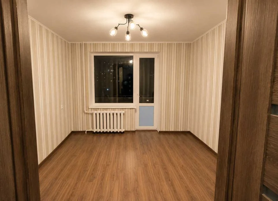 Продаж 2-х кім квартири в цег. будинку 2001 року Рівне вул В