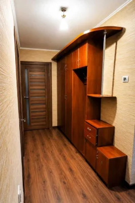 Продаж 2-х кім квартири в цег. будинку 2001 року Рівне вул В