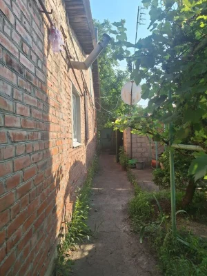 Продам 1/2 часть дома м.ХТЗ.
