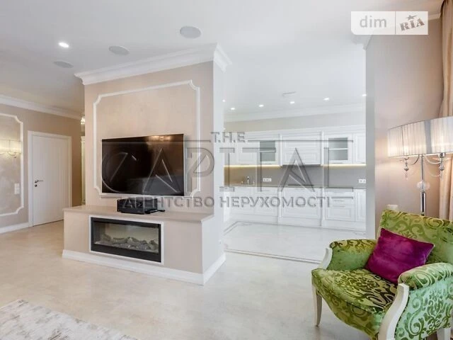 Sale of 3-room apartment 120 sq. m. on Andriy Verkhoglyada St. 7 • I