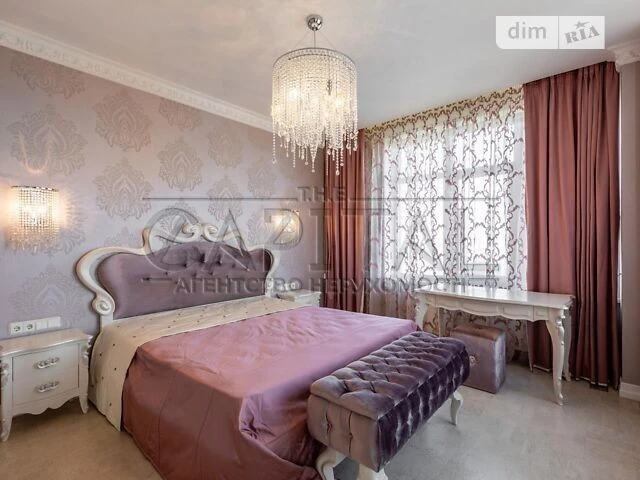Sale of 3-room apartment 120 sq. m. on Andriy Verkhoglyada St. 7 • I