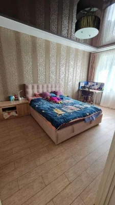 Продається просторий двоповерховий цегляний будинок (загальн