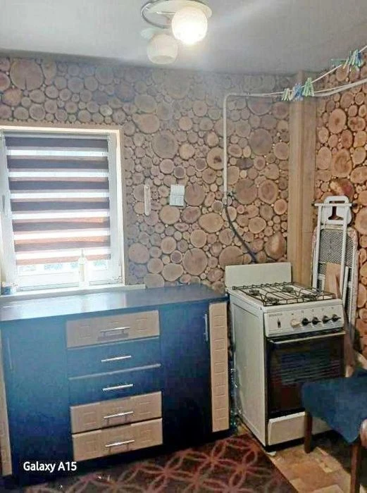 Продам 2 небольших дома на 1 участке.