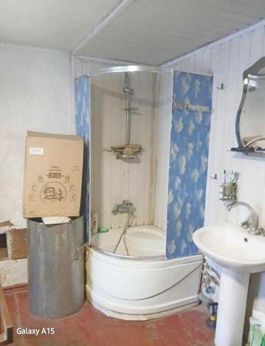 Продам 2 небольших дома на 1 участке.