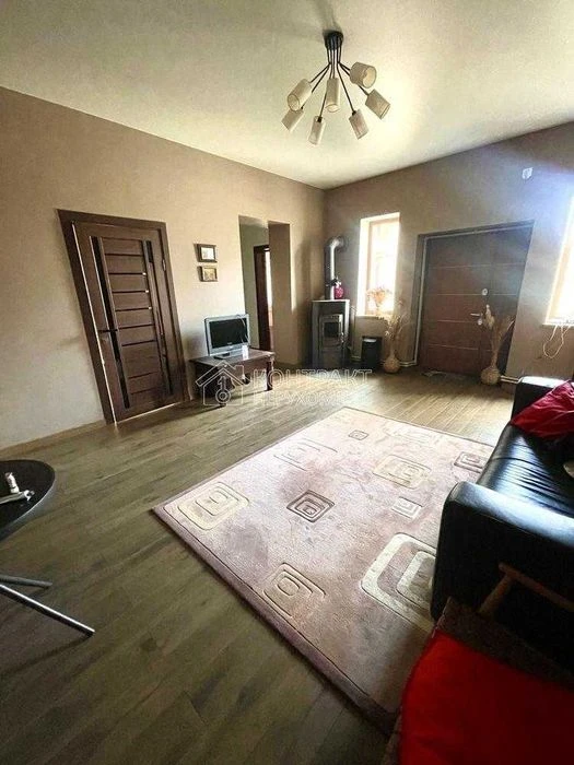 Продаж сучасного будинку 180м²
