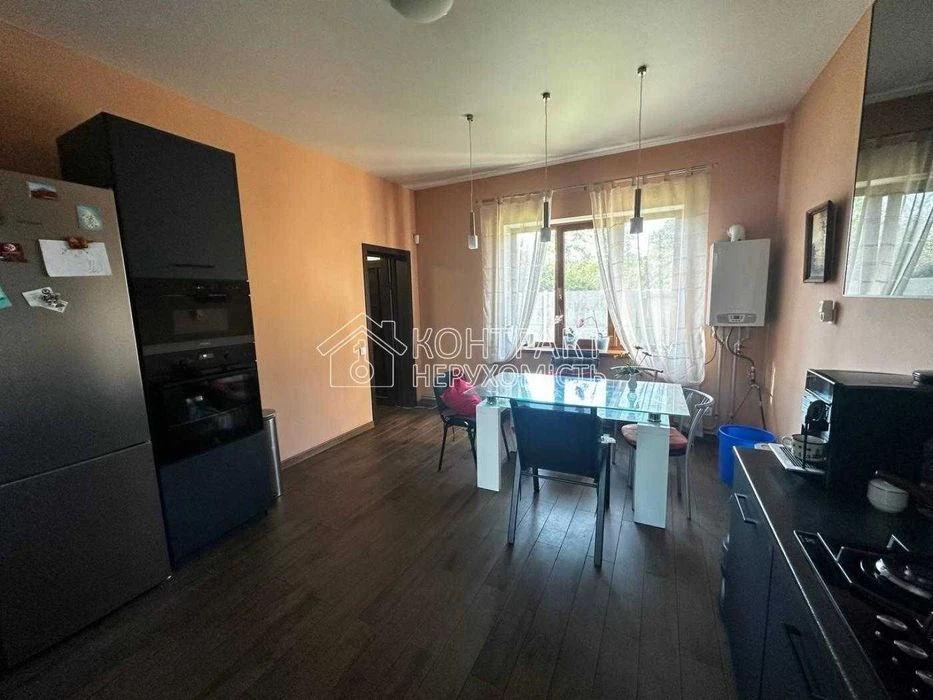Продаж сучасного будинку 180м²