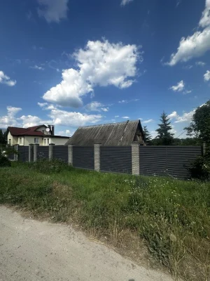Участок під будівництво з будиночком 45кв.м
