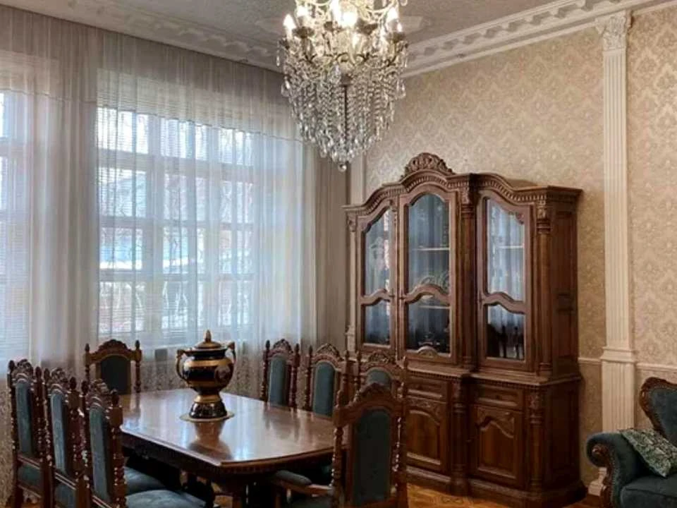 Будинок. Харків, Олександрівський просп. (Косіора)
