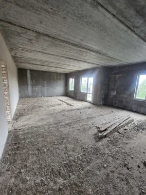 Продаж будинку 1000 м² на 24 сотках